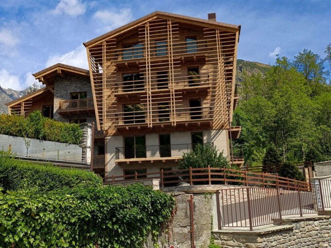 Courmayeur Aosta Valley apartment for sale bn 02055 2 tumb